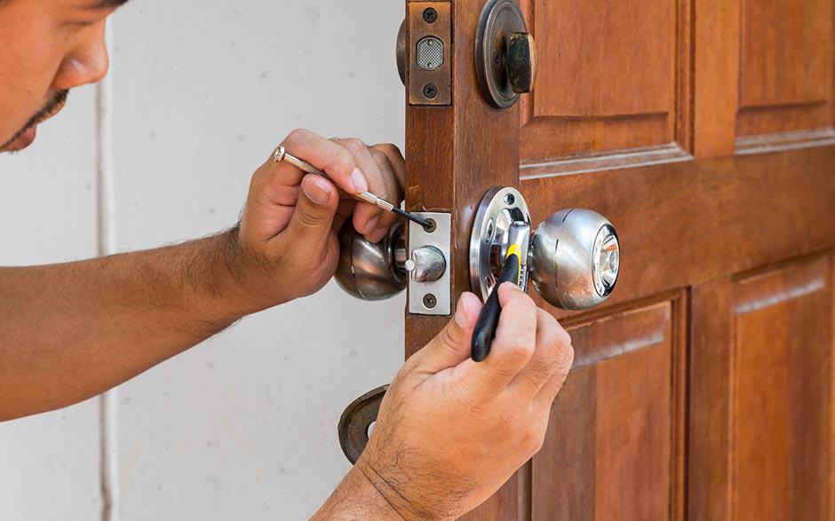 ouverture de porte coincée Étréchy